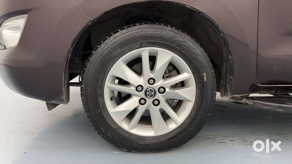Toyota Innova Crysta [2020-ongoing] 2.4 Gx 7 Str, 2017, Diesel