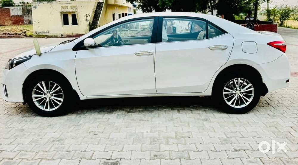 Toyota Corolla Altis 2015 Diesel Well Maintained