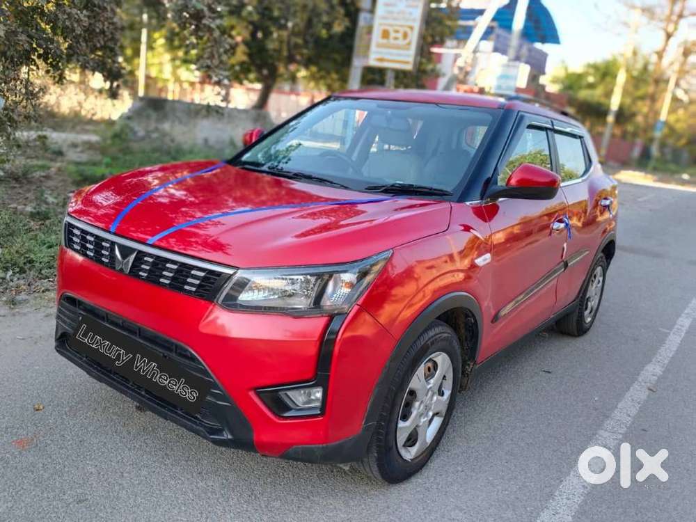 Mahindra Xuv300 W6, 2023, Petrol