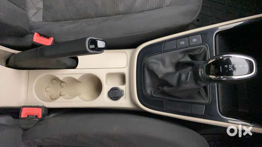 Skoda Slavia 1.0 Ambition Tsi At, 2022, Petrol