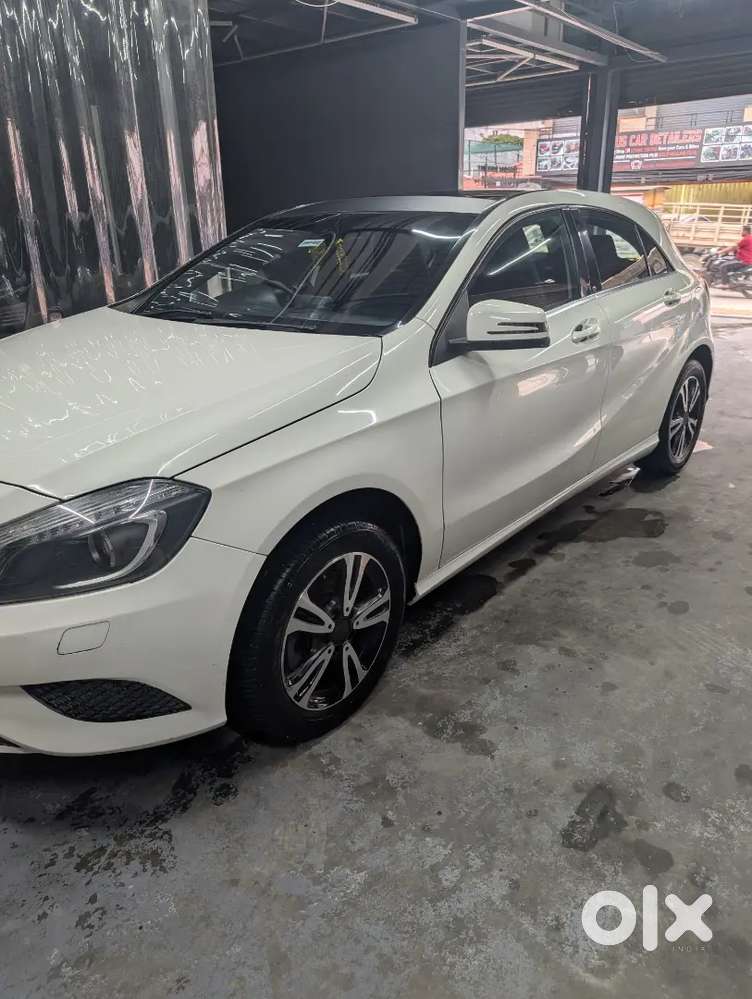 Mercedes-benz A Class 2015 Petrol Well Maintained. Showroom Track