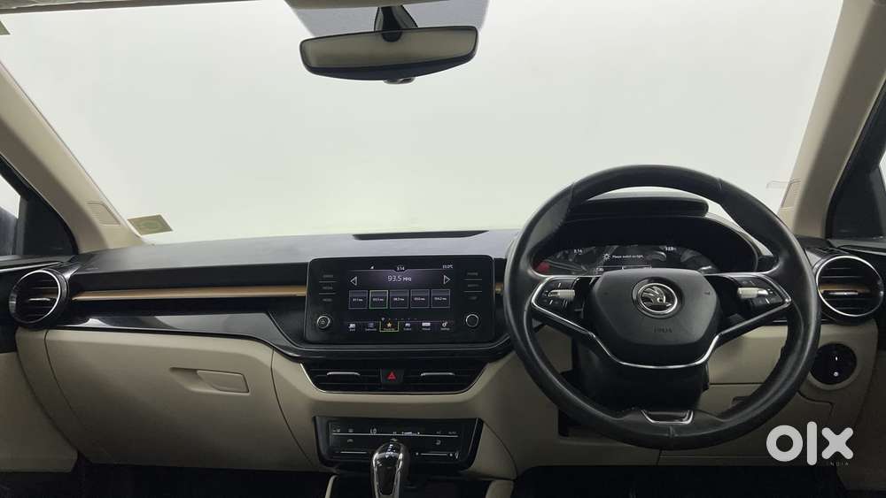 Skoda Slavia Style 1.0l Tsi At, 2022, Petrol