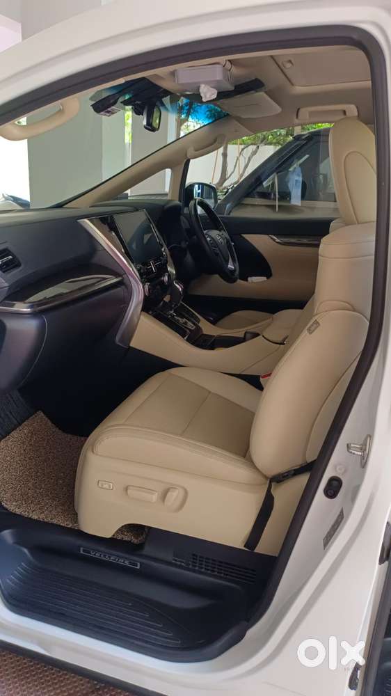 Toyota Vellfire 2.5 Hybrid, 2023, Petrol