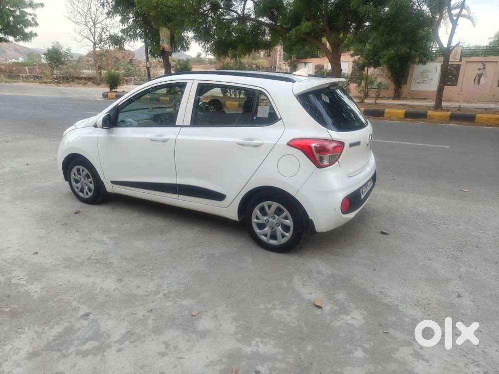 Hyundai Grand I10 Sportz 2019 ( Cng)