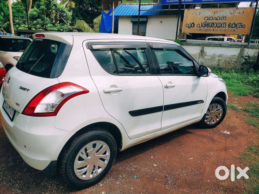 Maruti Suzuki Swift Vxi + Manual, 2015, Petrol