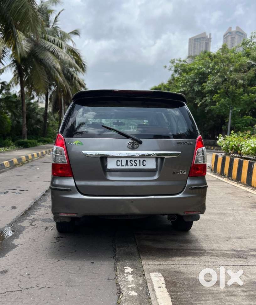 Toyota Innova 2.5 Vx 8 Seater Bs Iv, 2012, Diesel