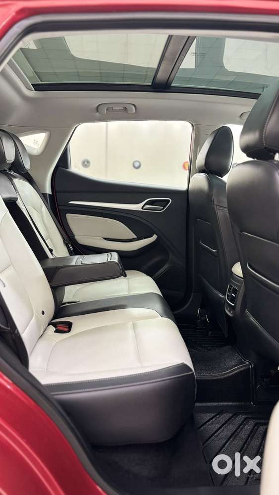 Mg Astor 1.5 Sharp(o) Cvt Ivory, 2024, Petrol