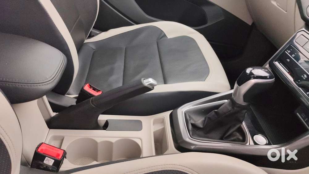 Volkswagen Taigun 1.0 Tsi Topline At, 2022, Petrol