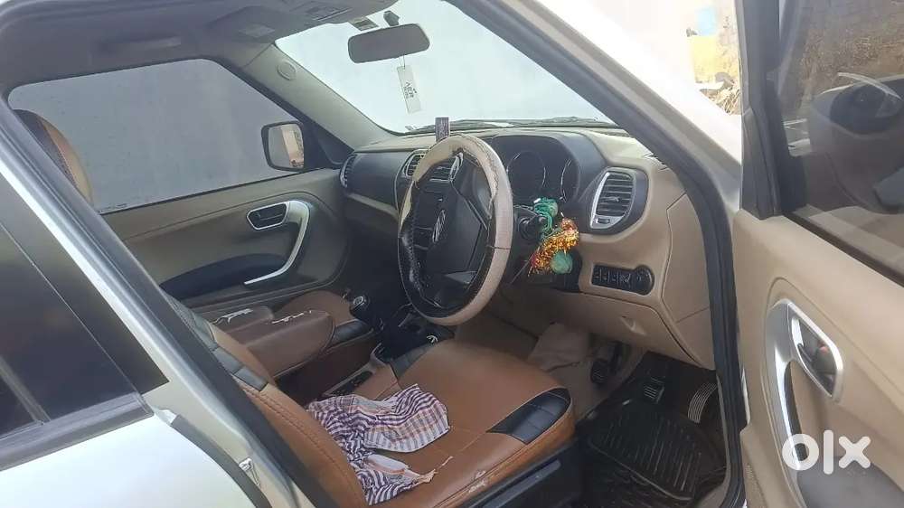 Mahindra Tuv 300 Plus 2018