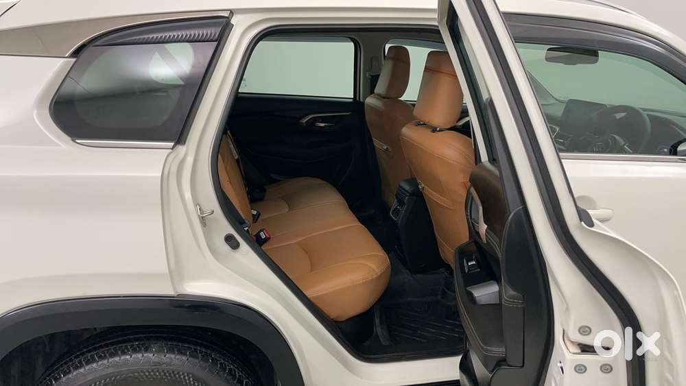 Maruti Suzuki Grand Vitara 1.5 Zeta Plus Intelligent Hybrid Ecvt, 20..