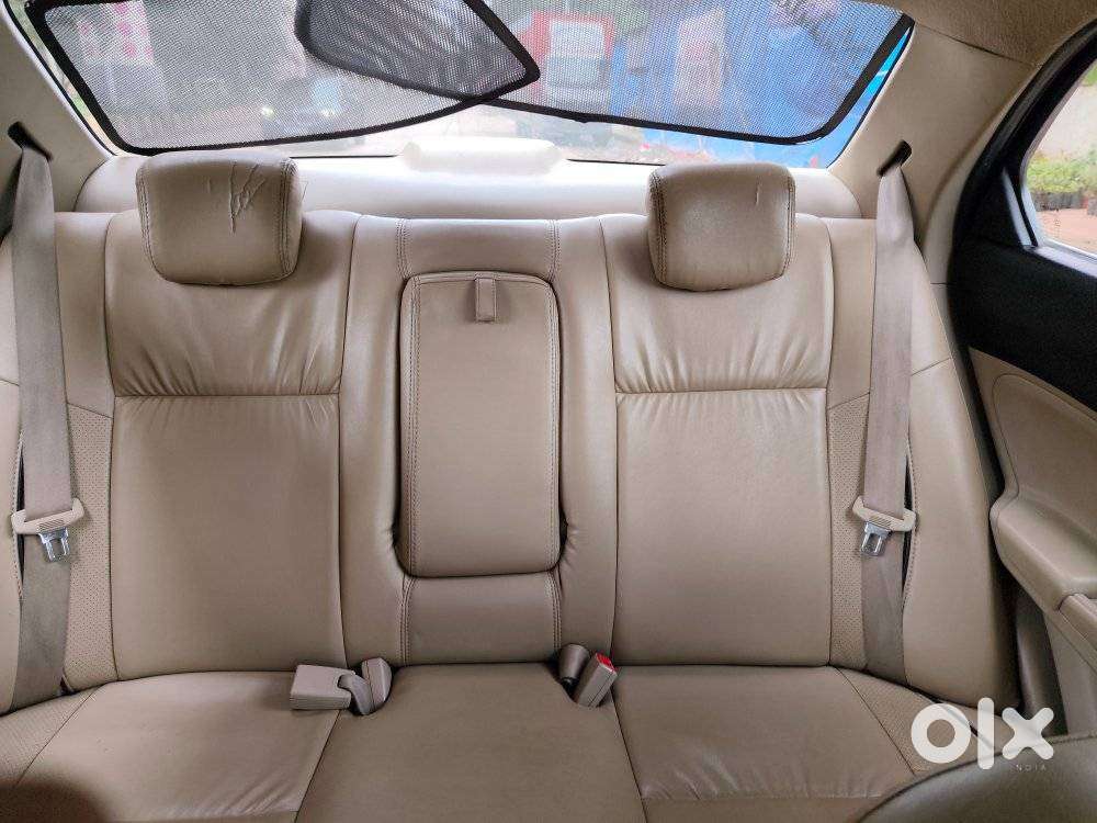 Maruti Suzuki Swift Dzire Vxi(o) Amt, 2018, Petrol