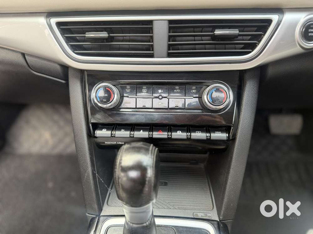 Mahindra Xuv700 2.2 Ax 7 Diesel At Luxury Pack Str, 2022, Diesel