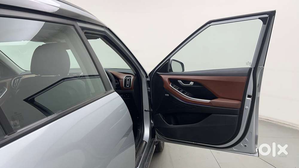 Hyundai Alcazar Platinum 7 Str 1.5 Turbo Petrol Adventure, 2023, Pet..