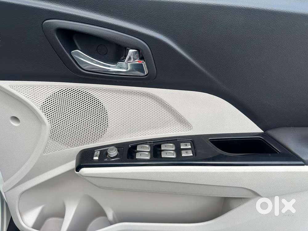 Mahindra Xuv300 W8 Option, 2019, Petrol