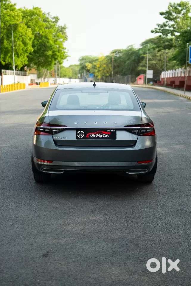 Skoda Superb 2.0 L&k Tsi At, 2023, Petrol