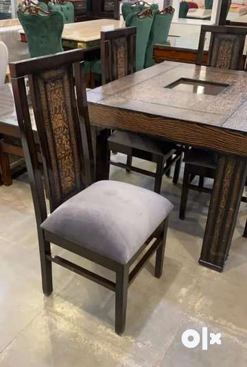 Olx dining 2025 table 4 seater