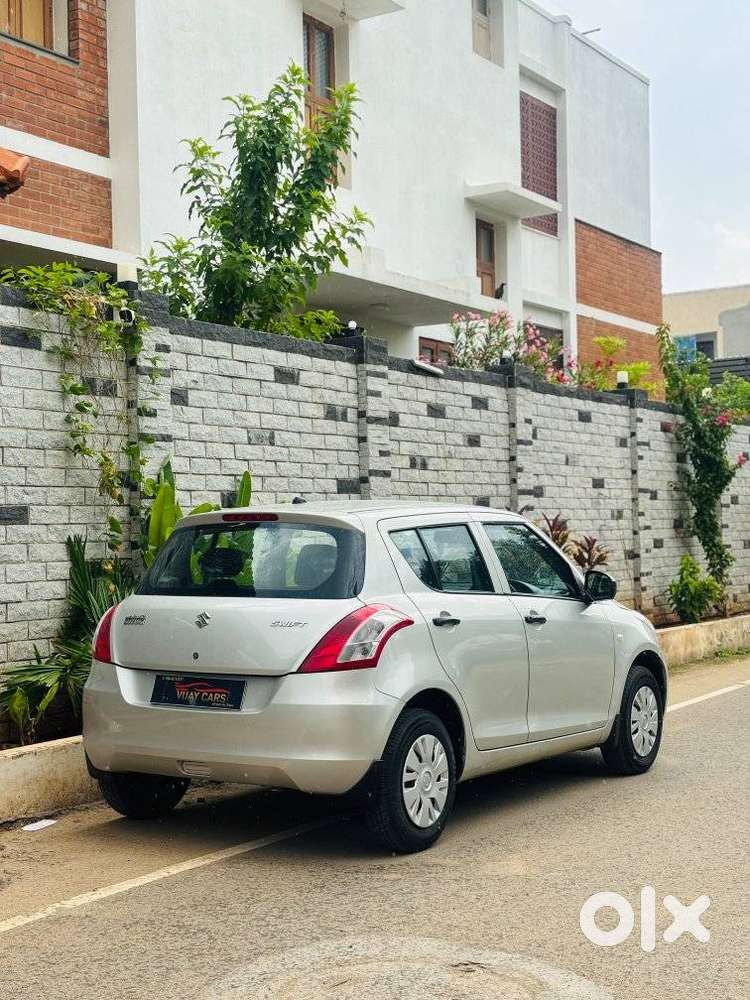 Maruti Suzuki Swift Lxi Option, 2017, Petrol