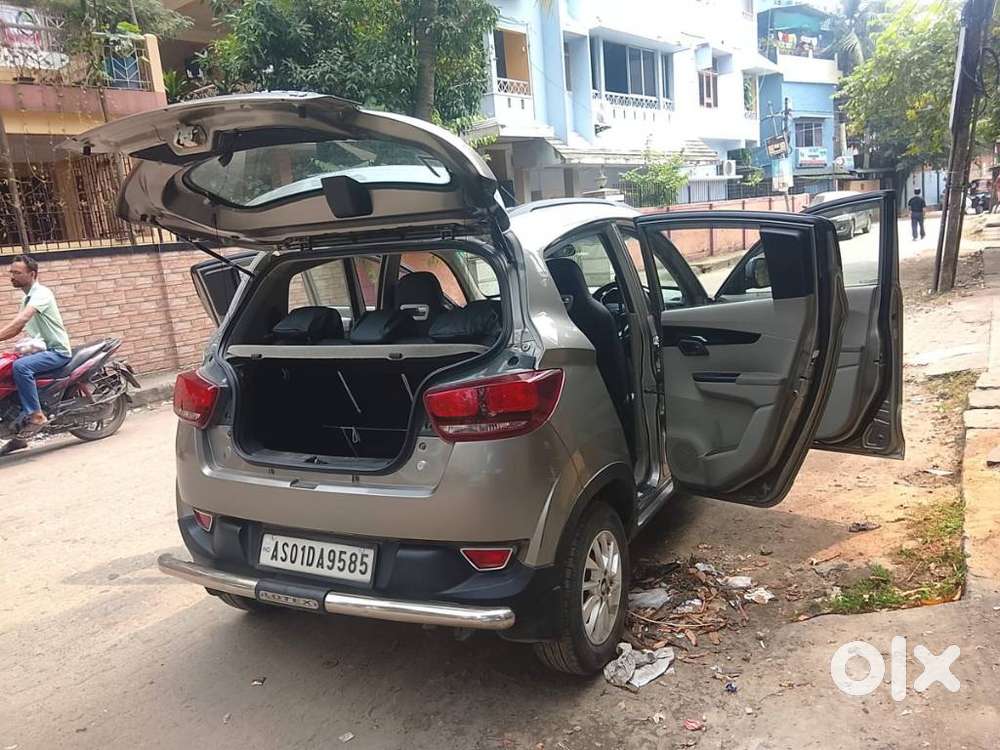 Mahindra Kuv100 Nxt 1.2 K8 Petrol 6 Str Dual Tone, 2017, Petrol