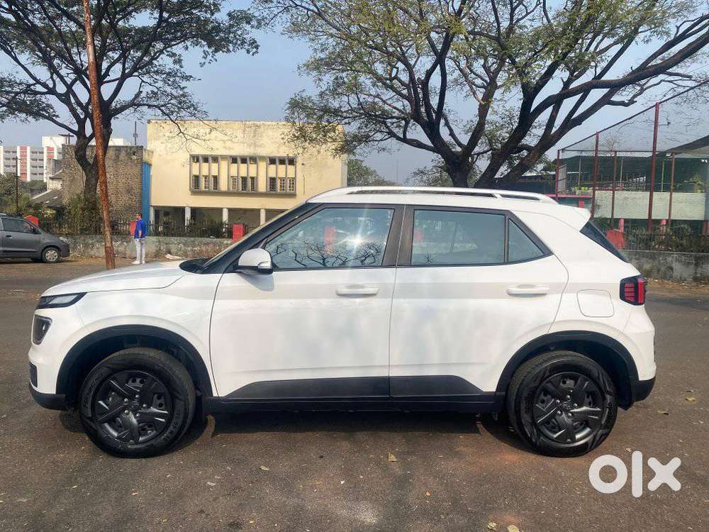 Hyundai Venue Sx Mt, 2024, Petrol