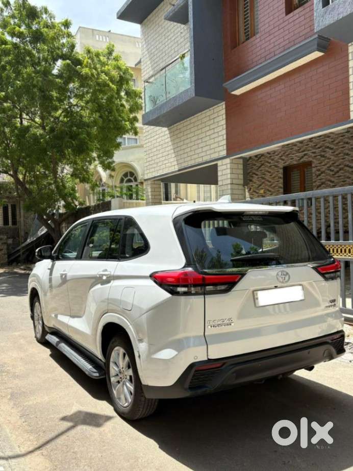 Toyota Innova Hycross 2.0 Vx Hybrid 7 Str, 2023, Cng & Hybrids