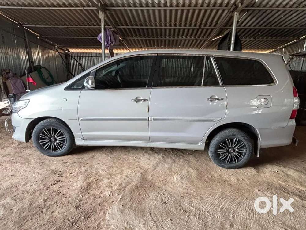 Toyota Innova 2.5 G 2012