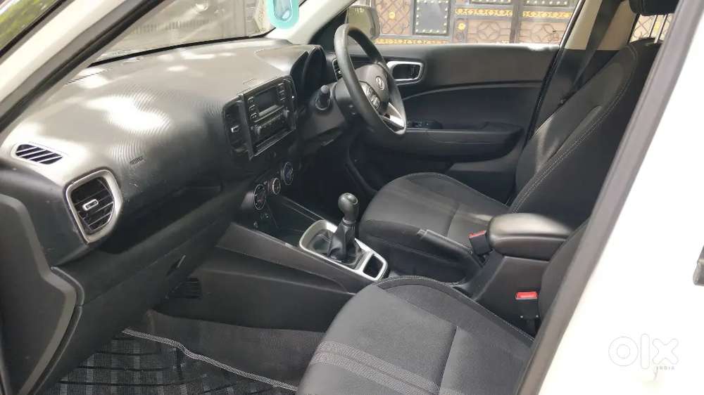 Hyundai Venue Petrol Manual 2021