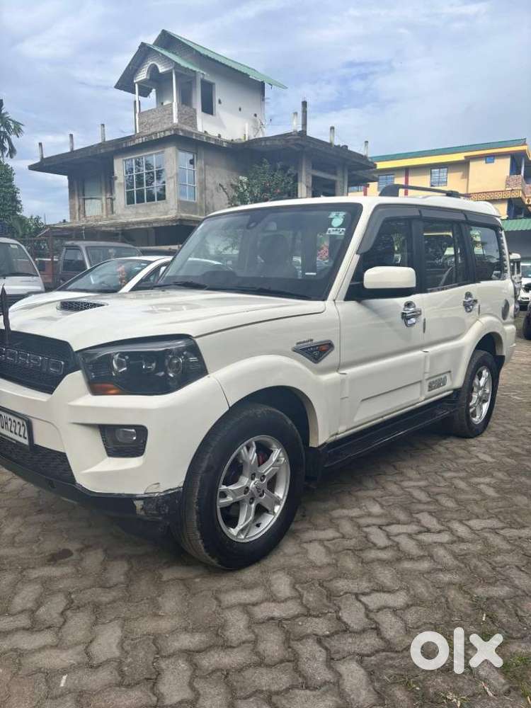 Mahindra Scorpio S10, 2017