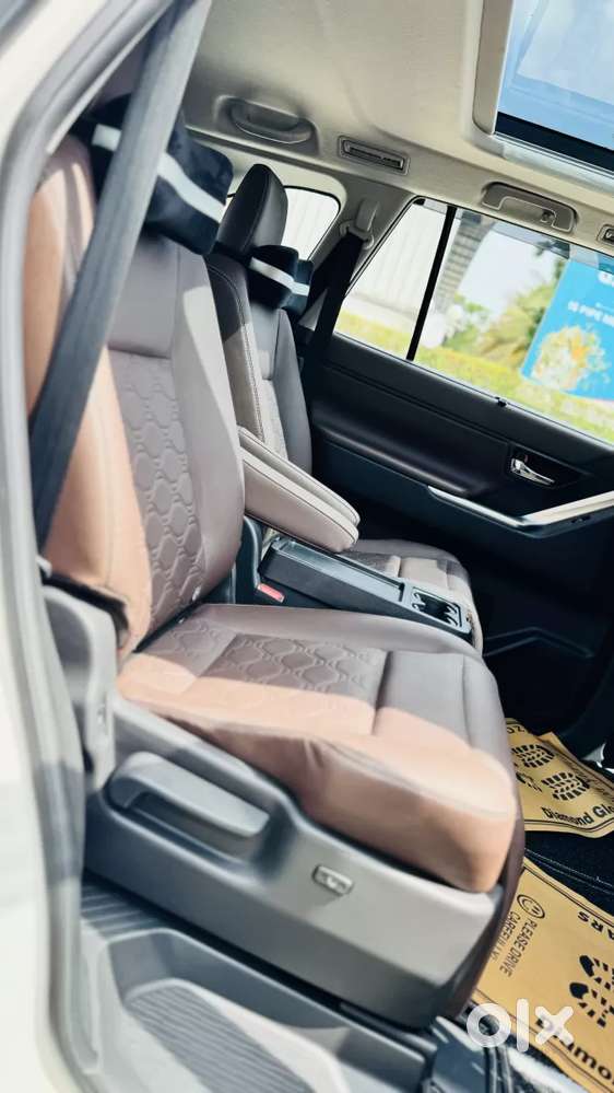 Toyota Innova Hycross 2.0 Zx Hybrid 7 Str, 2024, Petrol