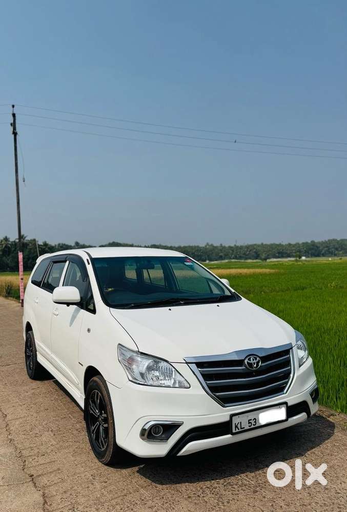 Toyota Innova 2015 Diesel Well Maintained