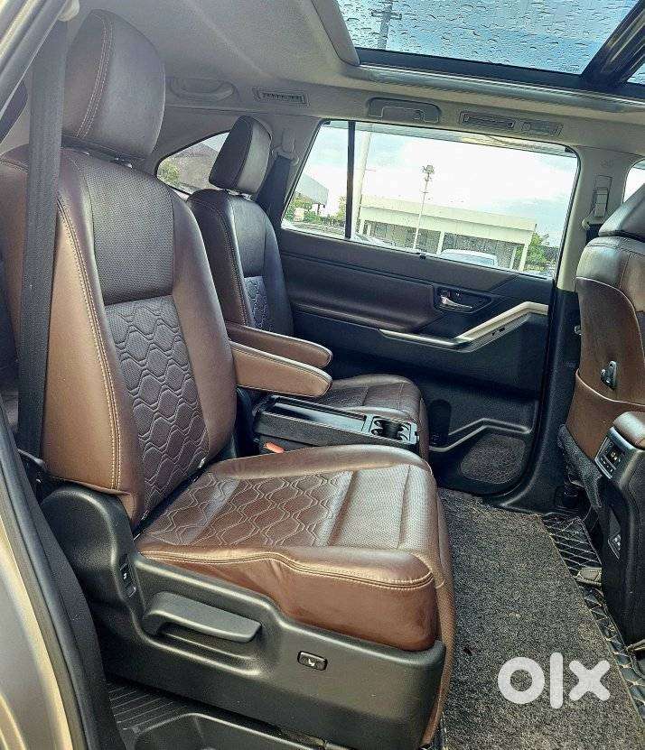 Toyota Innova Hycross 2.0 Zx (o) Hybrid 7 Str, 2023, Petrol