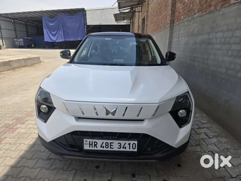 Mahindra Xuv 3xo 2025 Petrol 6000 Km Driven