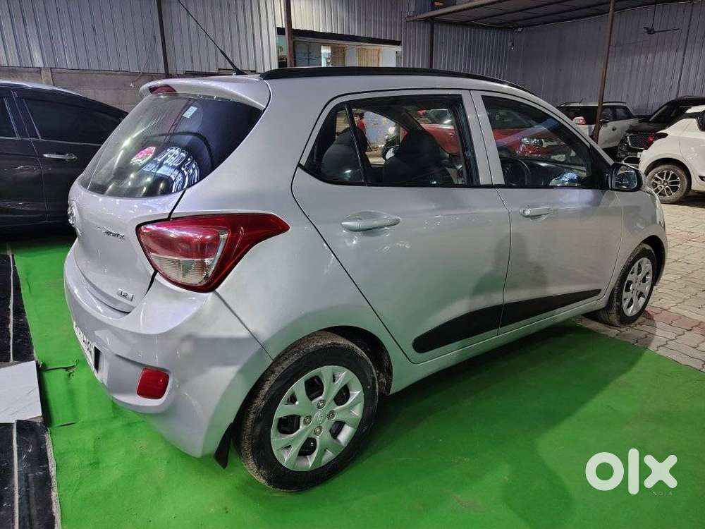 Hyundai Grand I10 Sportz, 2016, Petrol
