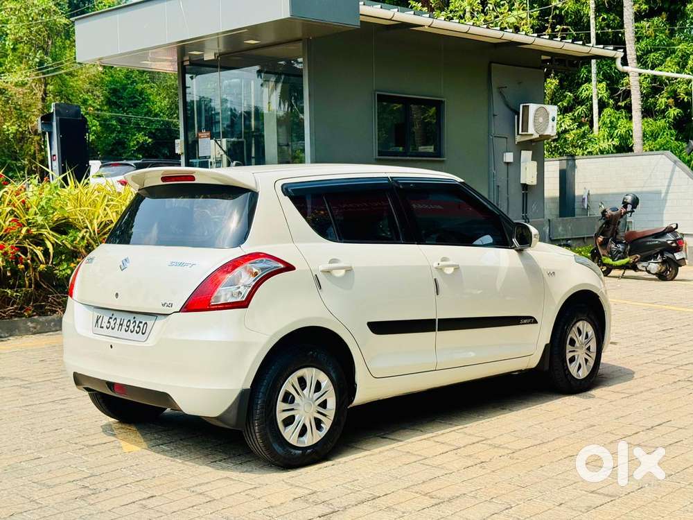 Maruti Suzuki Swift Vxi Abs Bsiv, 2015, Petrol