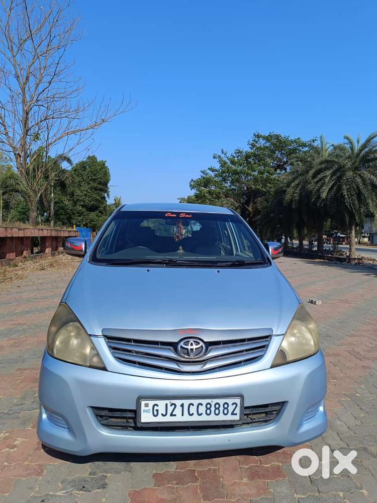 Toyota Innova 2004-2011 2.5 V Diesel 8-seater, 2010, Diesel