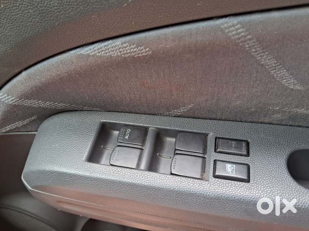 Maruti Suzuki Ritz Vxi, 2011, Petrol