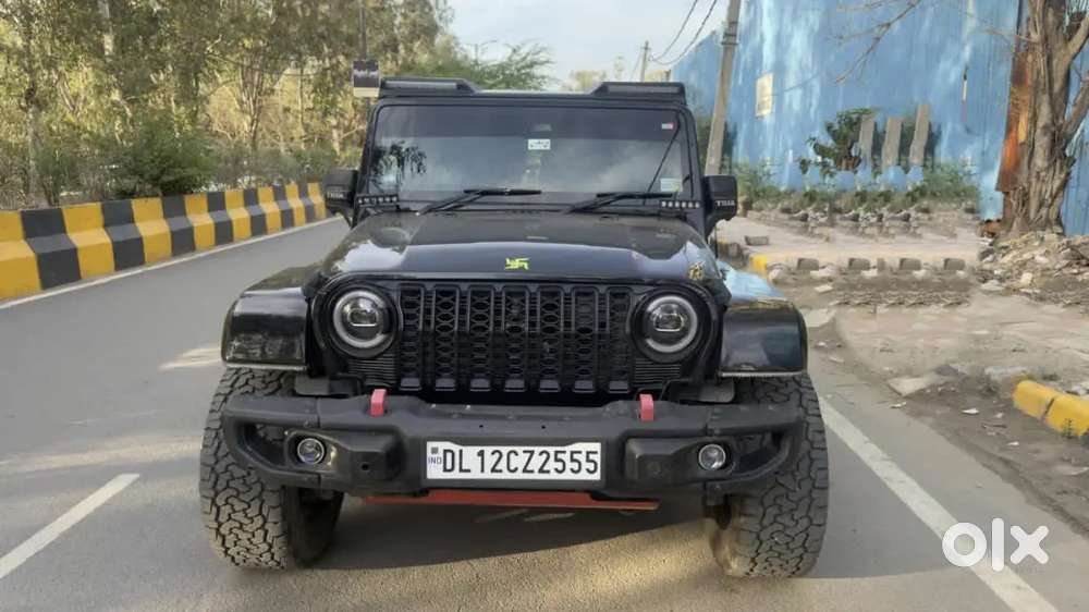 The Ultimate Beast: 2025 Thar Roxx Ax7l Diesel At (rwd)