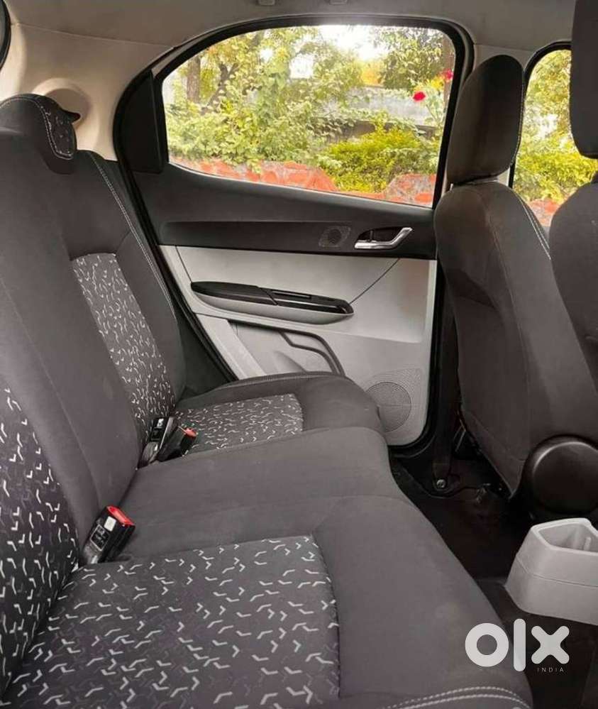 Tata Tiago 1.05 Revotorq Xz Plus Dualtone, 2022, Petrol