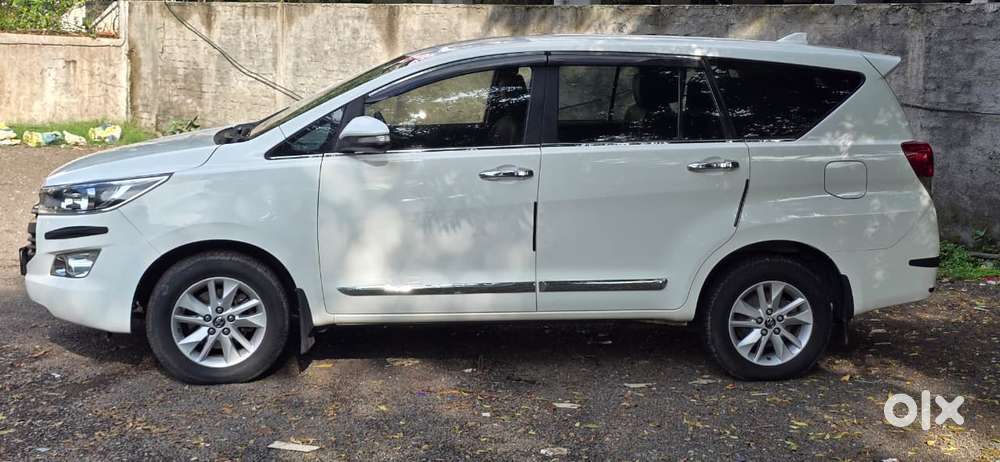 Toyota Innova Crysta 2.4 G Mt 8s, 2016, Diesel