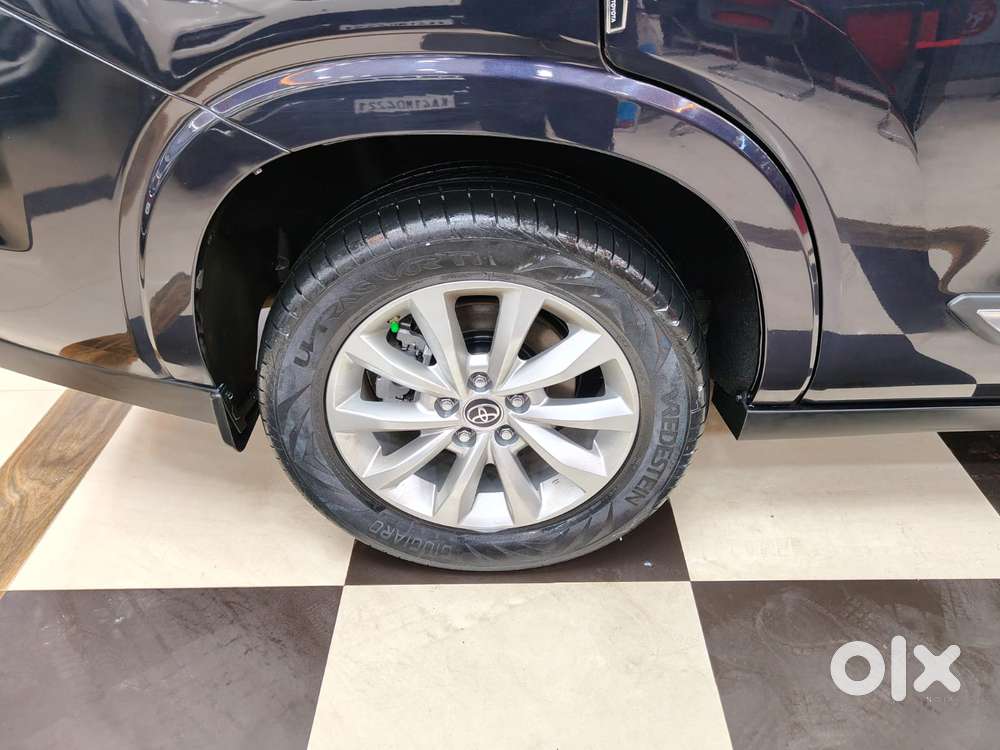 Toyota Innova Hycross 2.0 Vx (o) Hybrid 7 Str, 2024, Petrol