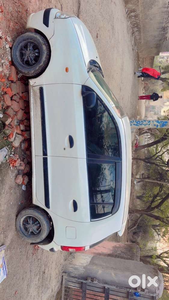 2013 Hyundai Santro Asta