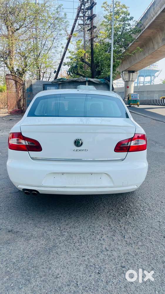 Skoda Superb Petrol 2013