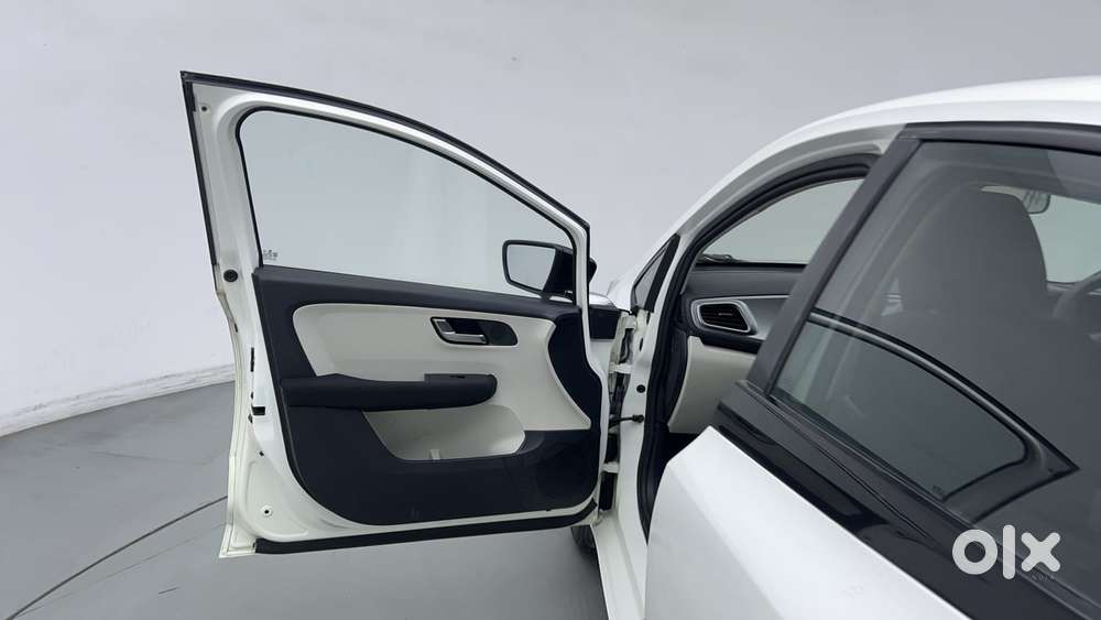 Tata Altroz Xz, 2023, Petrol