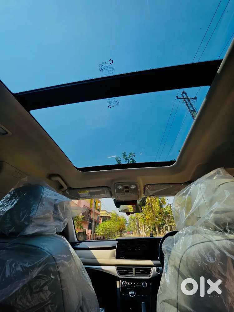 Mahindra Xuv700 2024 Diesel 4000km Driven Brand New Condition