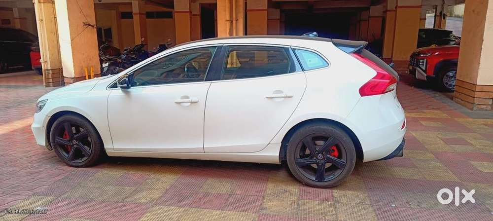 Volvo V40 2016 Diesel Well Maintained