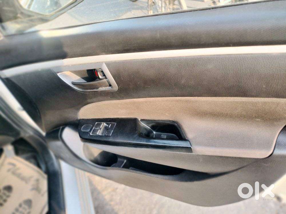Maruti Suzuki Swift 1.3 Dlx, 2017, Petrol