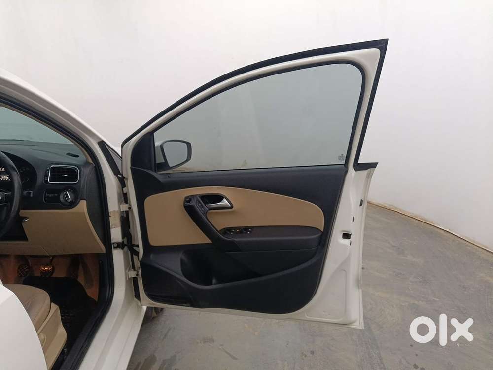 Volkswagen Polo Petrol Highline 1.2l, 2016, Petrol