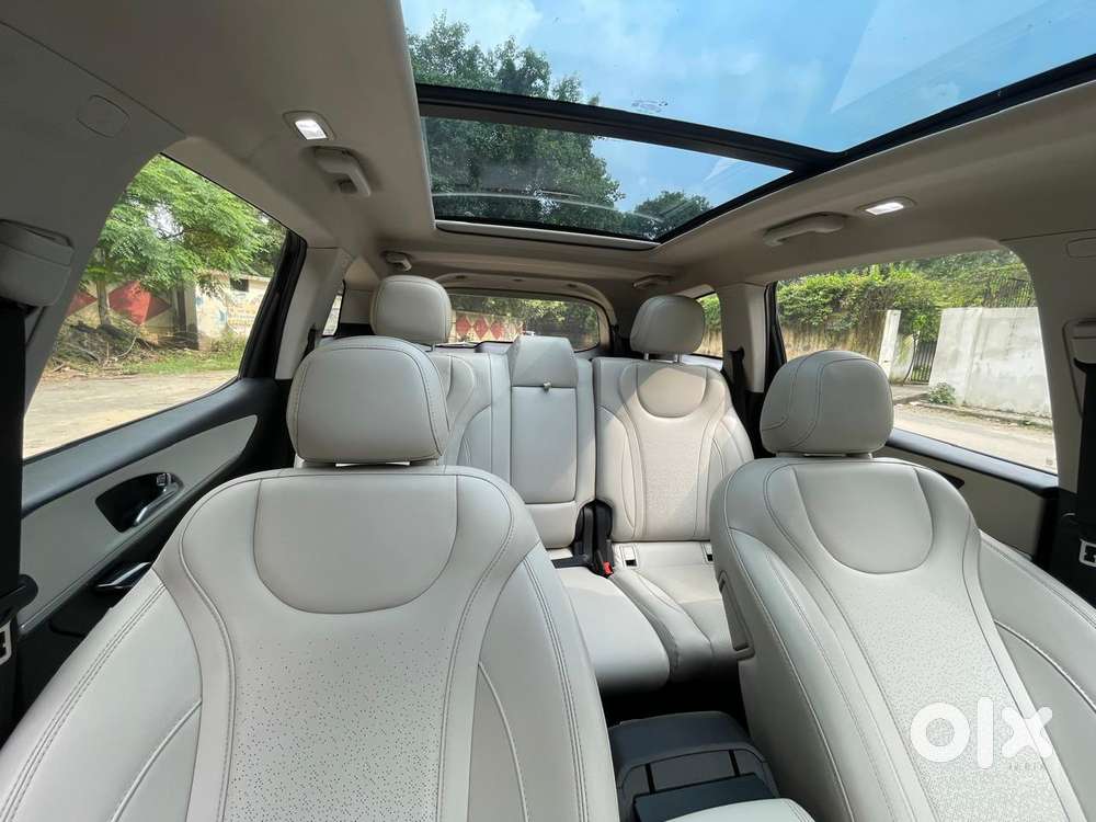 Mahindra Xuv700 2.0 Ax 7 Petrol At Str, 2024, Petrol