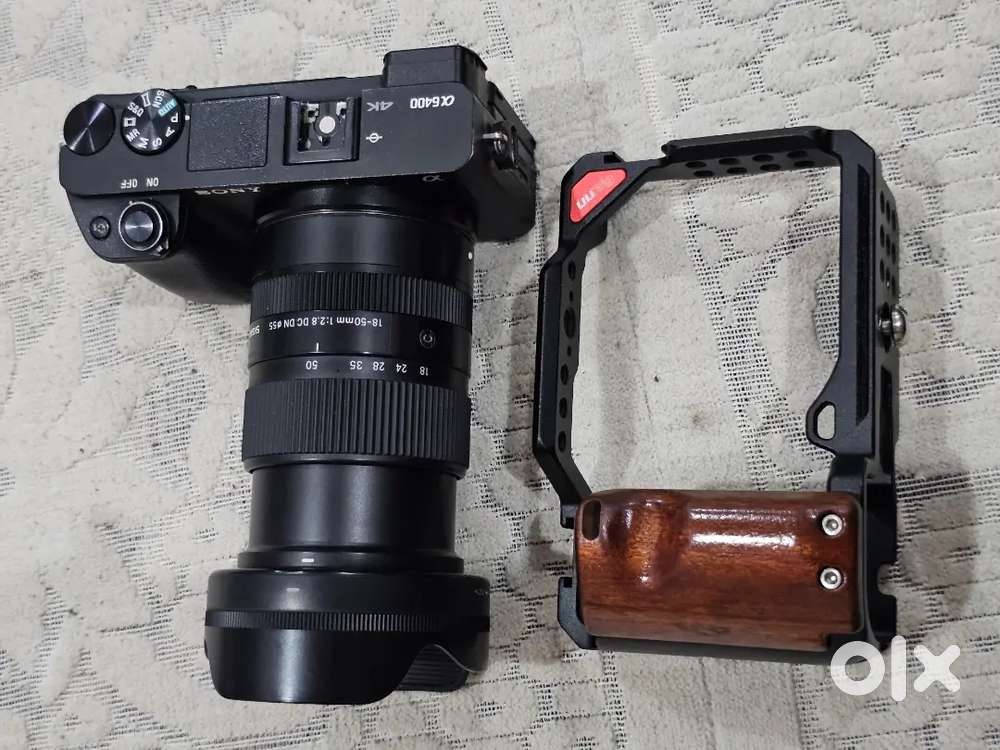 Sony Alpha llce-6400 24.2Mp With Sigma 18-50mm F2.8 DC DN Lens
