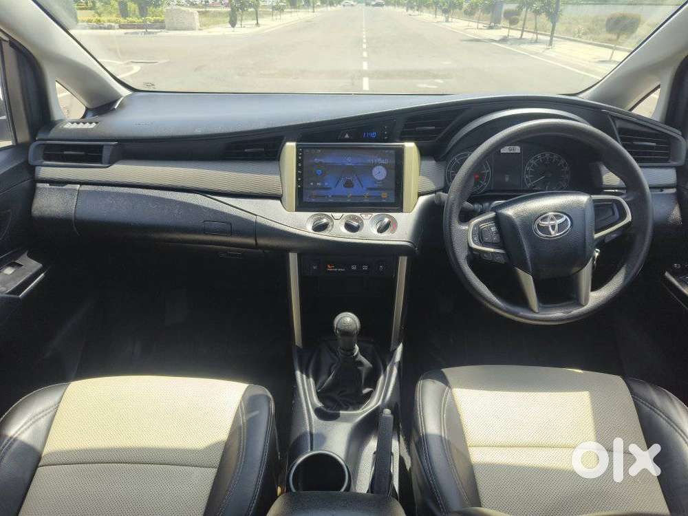 Toyota Innova Crysta 2.4 G Mt, 2023, Diesel