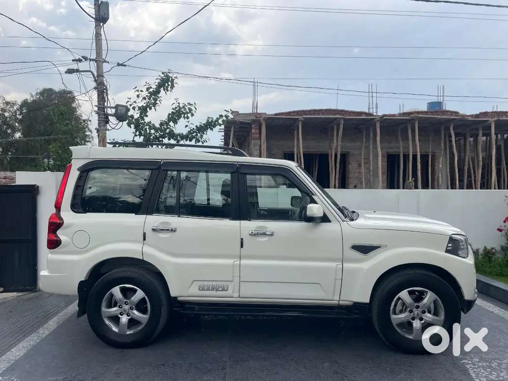 Mahindra Scorpio S9 Covt S11